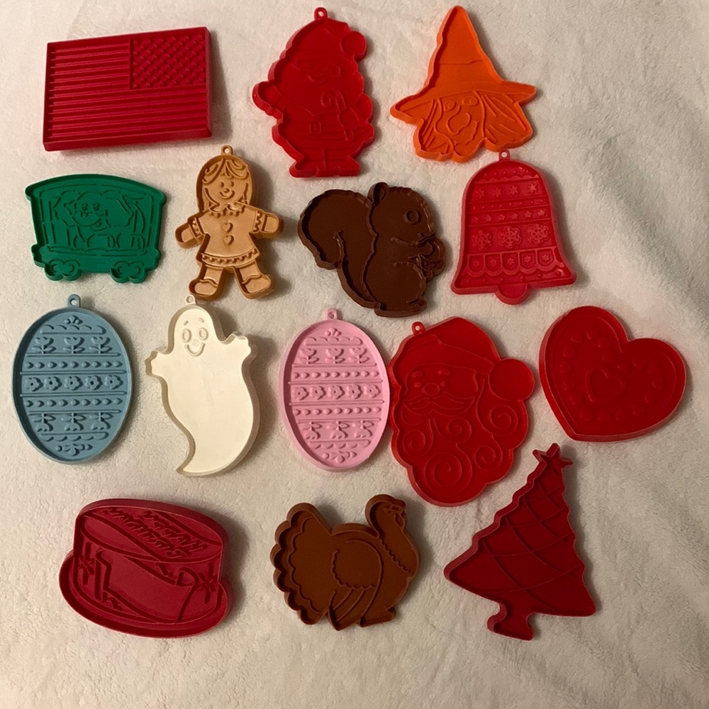 15 Vintage Holiday or Seasonal cookie cutters, mostly hallmark brand